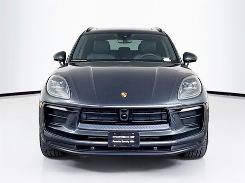 Used 2025 Porsche Macan image 6