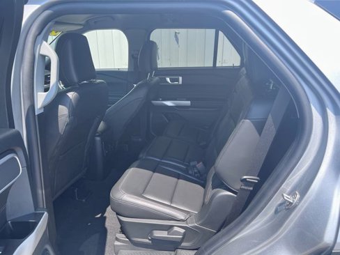 Used 2023 Ford Explorer XLT w/ Equipment Group 202A image 13