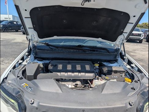 Used 2023 Jeep Cherokee Altitude Lux image 24