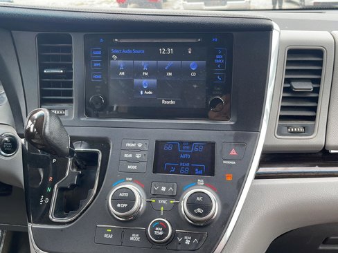 Used 2015 Toyota Sienna Limited Premium image 15