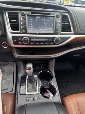 Used 2018 Toyota Highlander Limited Platinum image 16