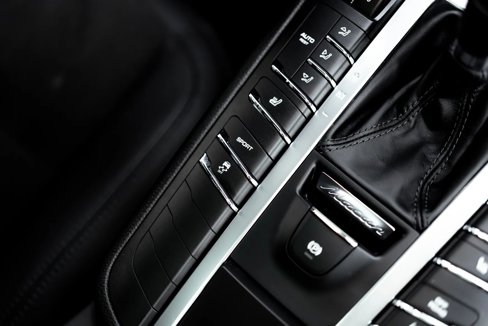 Used 2017 Porsche Macan image 33
