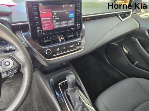 Used 2022 Toyota Corolla LE image 21