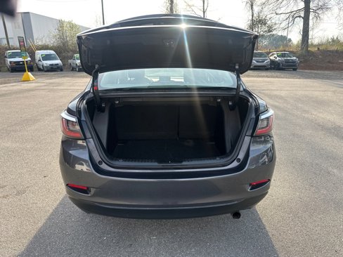 Used 2019 Toyota Yaris LE image 32