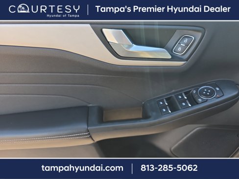 Used 2022 Ford Escape SEL image 16