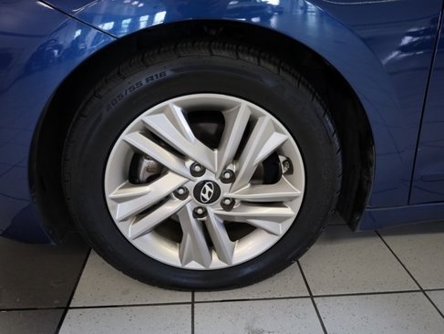 Used 2019 Hyundai Elantra SEL image 13