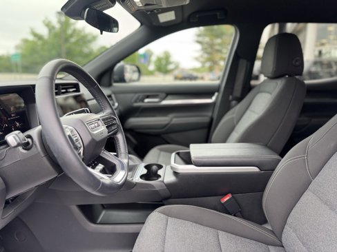 Used 2025 GMC Terrain Elevation image 15