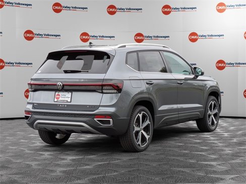 New 2025 Volkswagen Taos SEL image 5