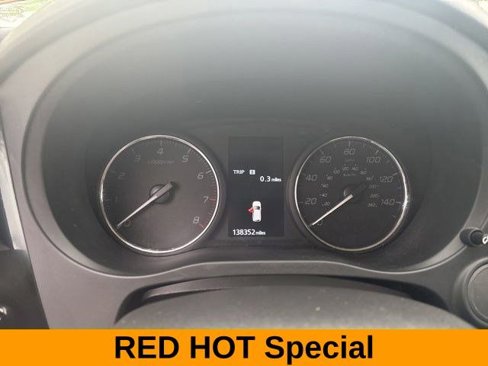 Used 2020 Mitsubishi Outlander ES image 15