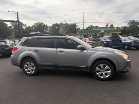 Used 2010 Subaru Outback 2.5i Limited image 5