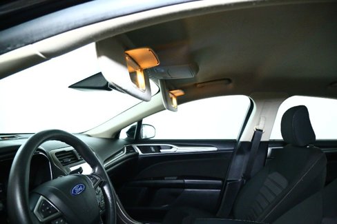 Used 2020 Ford Fusion SE image 19