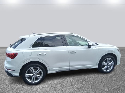 Certified 2023 Audi Q3 2.0T Premium Plus w/ Premium Plus Package image 4