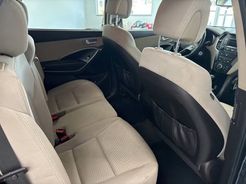 Used 2015 Hyundai Santa Fe GLS image 26