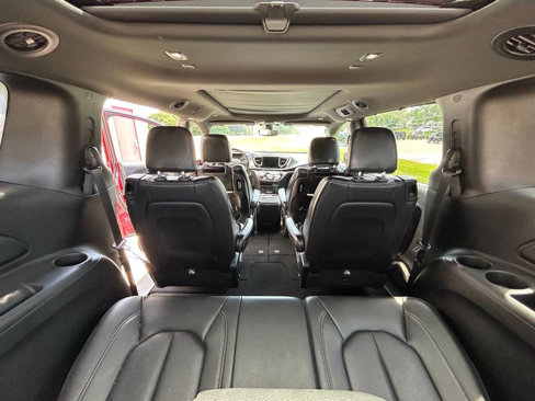 Used 2018 Chrysler Pacifica Touring-L Plus w/ S Appearance Package image 15