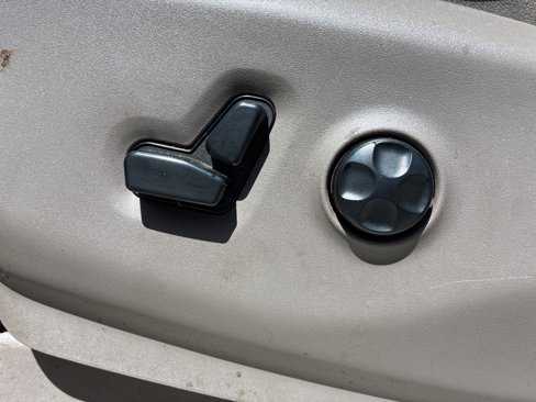Used 2017 Chrysler Pacifica Touring-L image 11