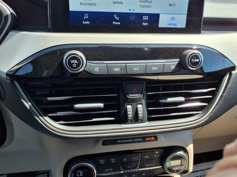 Used 2021 Ford Escape SEL image 18