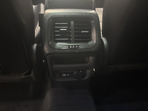 Used 2022 Volkswagen Tiguan SEL R-Line image 18