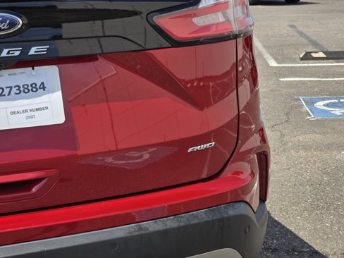 Used 2024 Ford Edge Titanium image 27