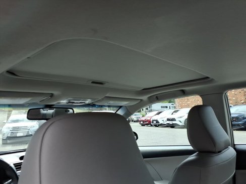Used 2012 Toyota Camry XLE image 8