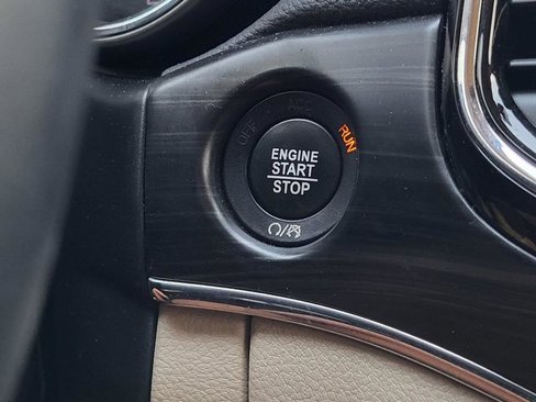Used 2019 Jeep Grand Cherokee Limited image 23