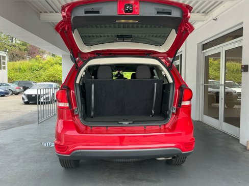Used 2019 Dodge Journey SE image 17