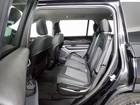 Used 2022 Jeep Grand Cherokee L Laredo w/ Luxury Tech Group I image 31