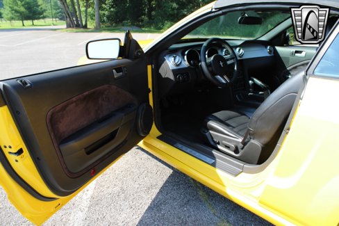 Used 2006 Ford Mustang GT image 14