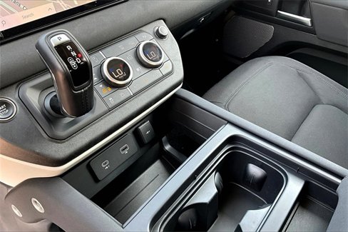 Used 2023 Land Rover Defender 110 image 18