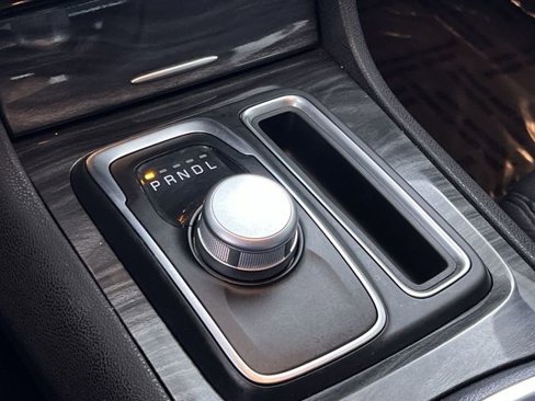 Used 2020 Chrysler 300 Touring image 19
