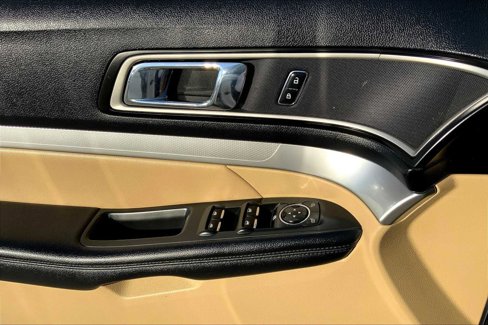 Certified 2016 Ford Explorer XLT image 30