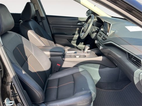 Used 2020 Nissan Altima 2.5 SR w/ Premium Package image 13