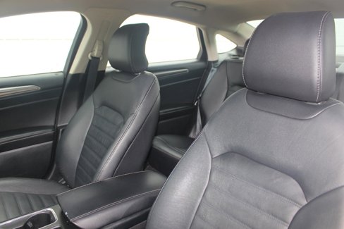 Used 2017 Ford Fusion SE w/ Fusion SE Technology Package image 17