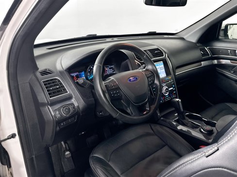 Used 2017 Ford Explorer Limited image 4