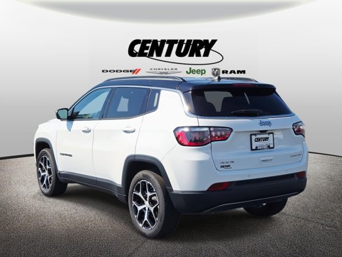 Used 2024 Jeep Compass Limited image 6