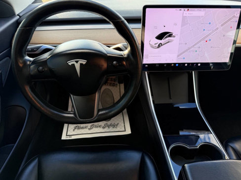 Used 2018 Tesla Model 3 Long Range image 15