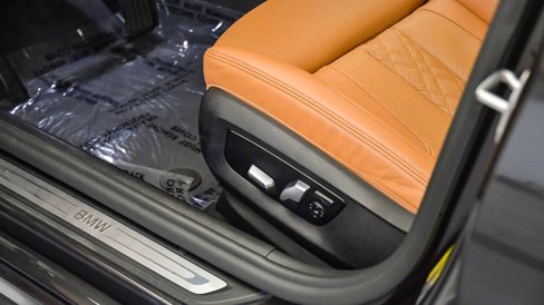 Certified 2022 BMW 530e w/ Executive Package image 23