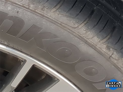 Used 2017 Ford Explorer Platinum image 18