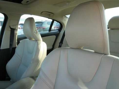 Used 2017 Volvo S60 T5 Inscription Platinum w/ Climate Package image 32