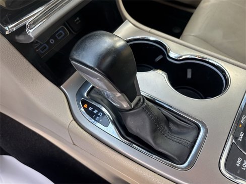 Used 2021 Jeep Grand Cherokee Limited image 23