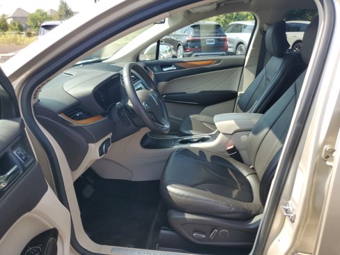 Used 2017 Lincoln MKC Select w/ Select Plus Package image 12