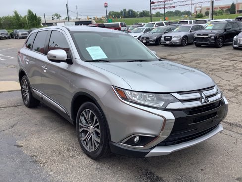 Used 2018 Mitsubishi Outlander SE image 3