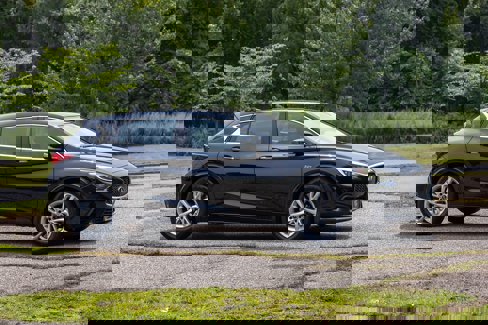 Used 2017 INFINITI QX30 w/ Cargo Package image 3
