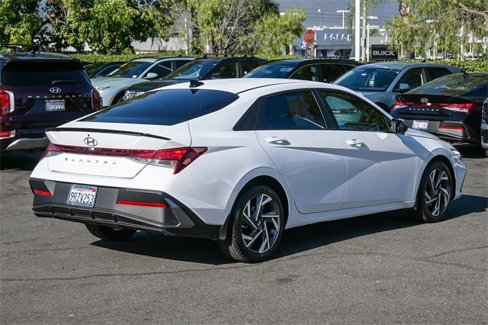 Certified 2025 Hyundai Elantra Sport image 4