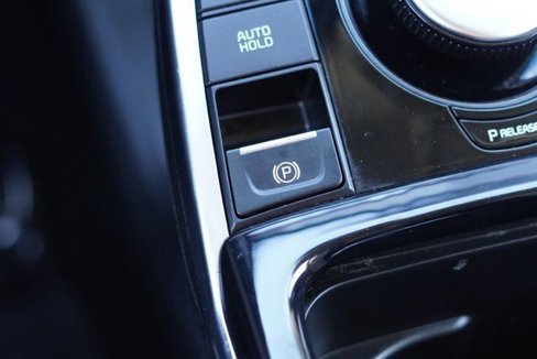 Used 2020 Kia Niro EX image 29