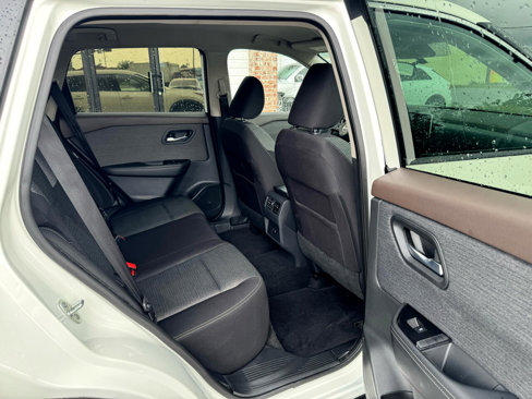 Used 2021 Nissan Rogue SV image 32