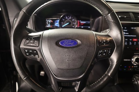 Used 2019 Ford Explorer Limited w/ Class III Trailer Tow Package image 3