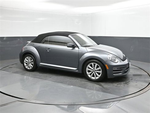 Used 2017 Volkswagen Beetle 1.8T Classic image 16