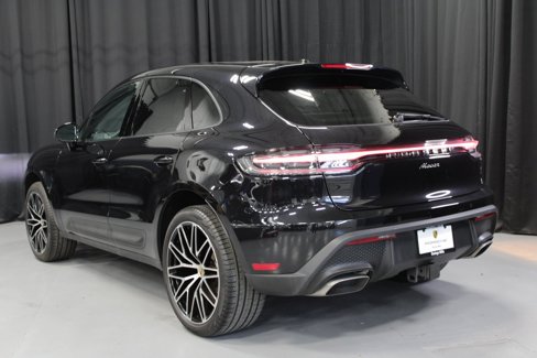 Certified 2025 Porsche Macan image 3