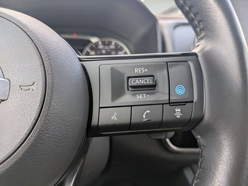 Used 2021 Nissan Rogue SV w/ Premium Package image 27