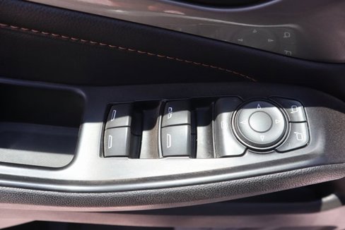 Used 2019 Chevrolet Traverse RS w/ LPO, 'HIT The Road' Package image 9